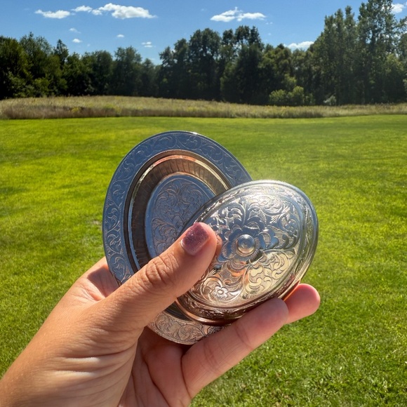 Gorgeous tin Turkish trinket dish with lid - Picture 6 of 7